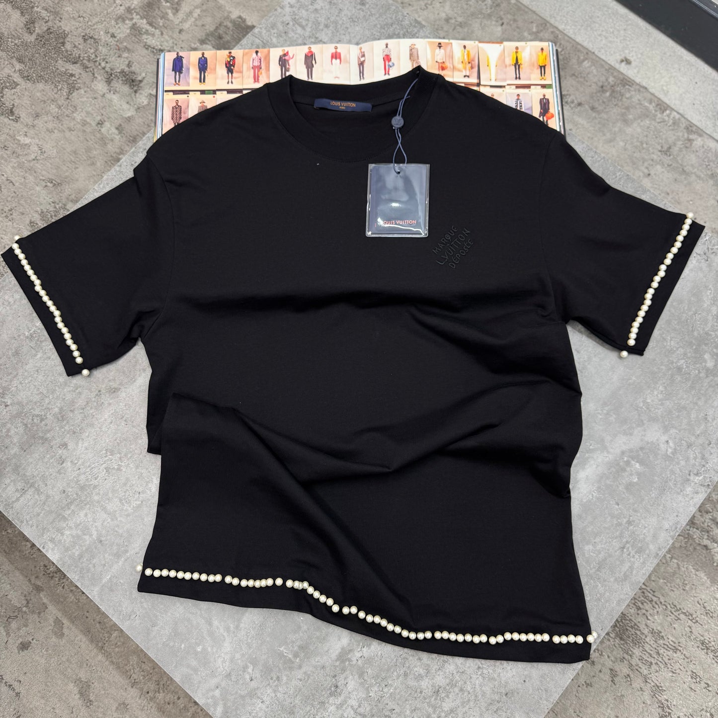 LVE- PEARL T-SHIRT - BLACK