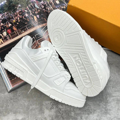 (PRE ORDER) LVE TRAINERS - WHITE