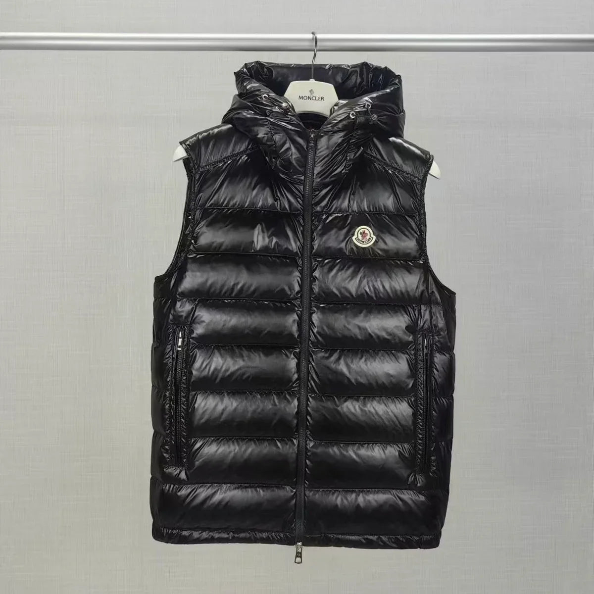 (PRE ORDER) MNCLR HOODED GILET - NAVY & BLACK