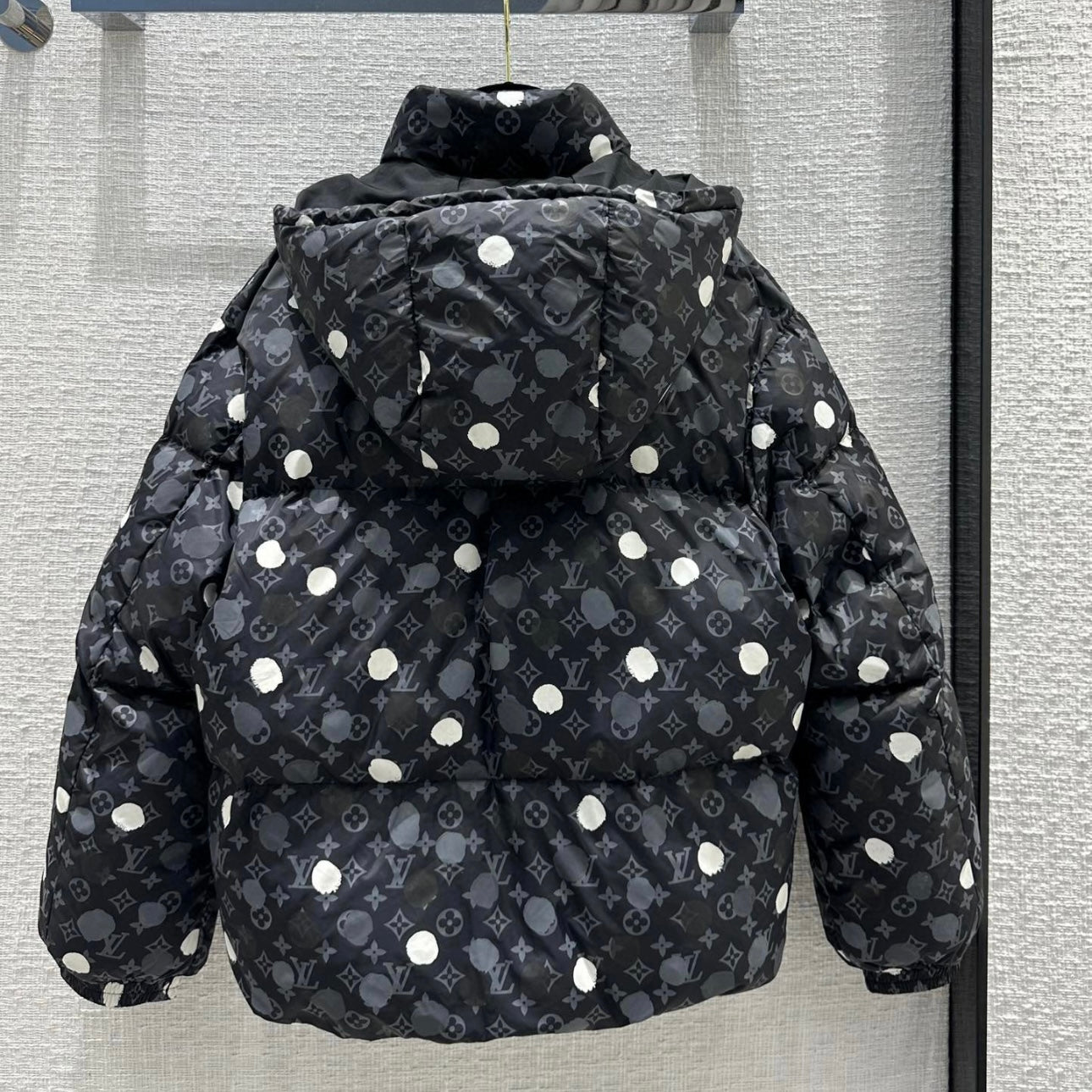 (PRE ORDER) LVE MONOGRAM POKER DOT COAT - BLACK