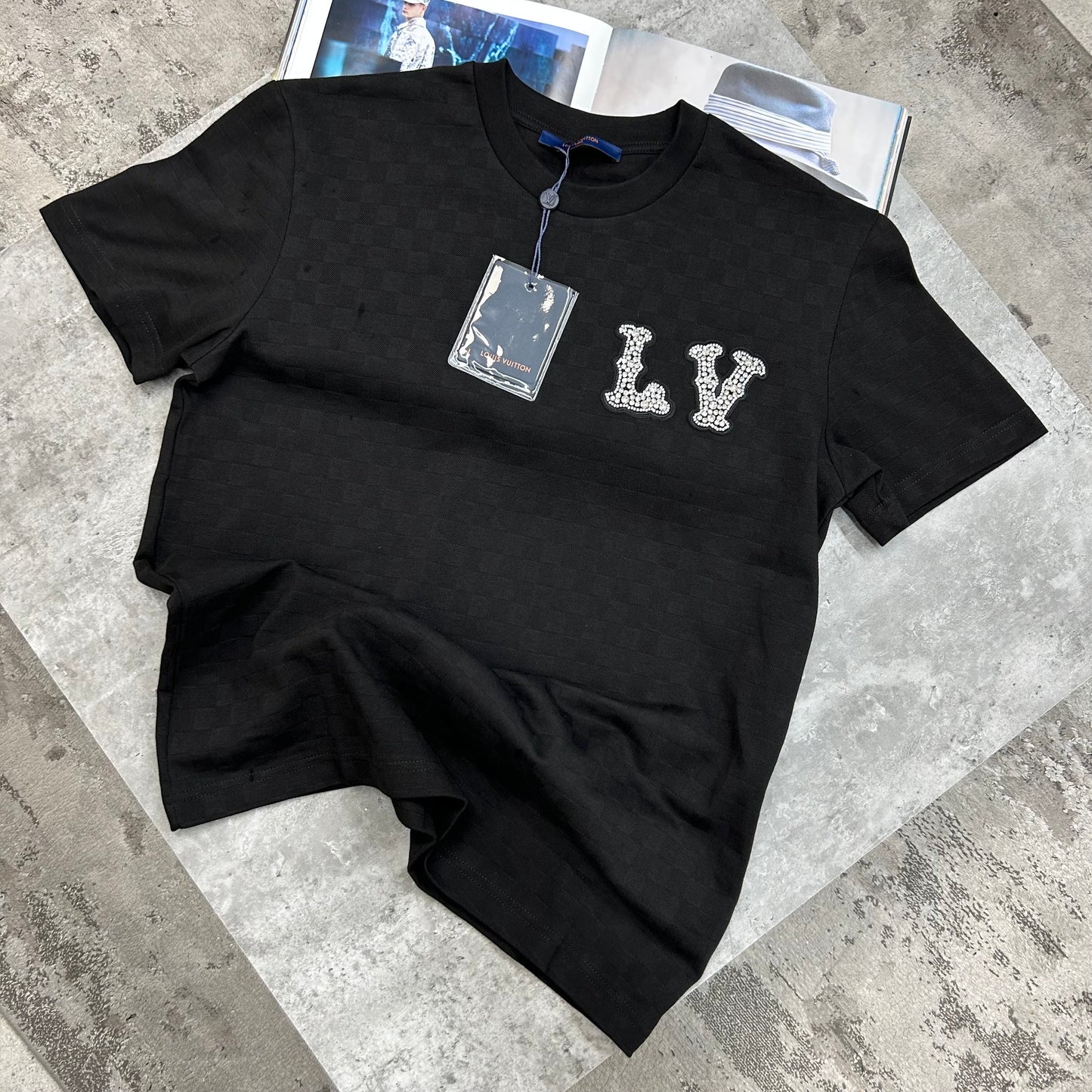 LOUIS VUITTON - CHEQUERED GEM LOGO T-SHIRT - BLACK