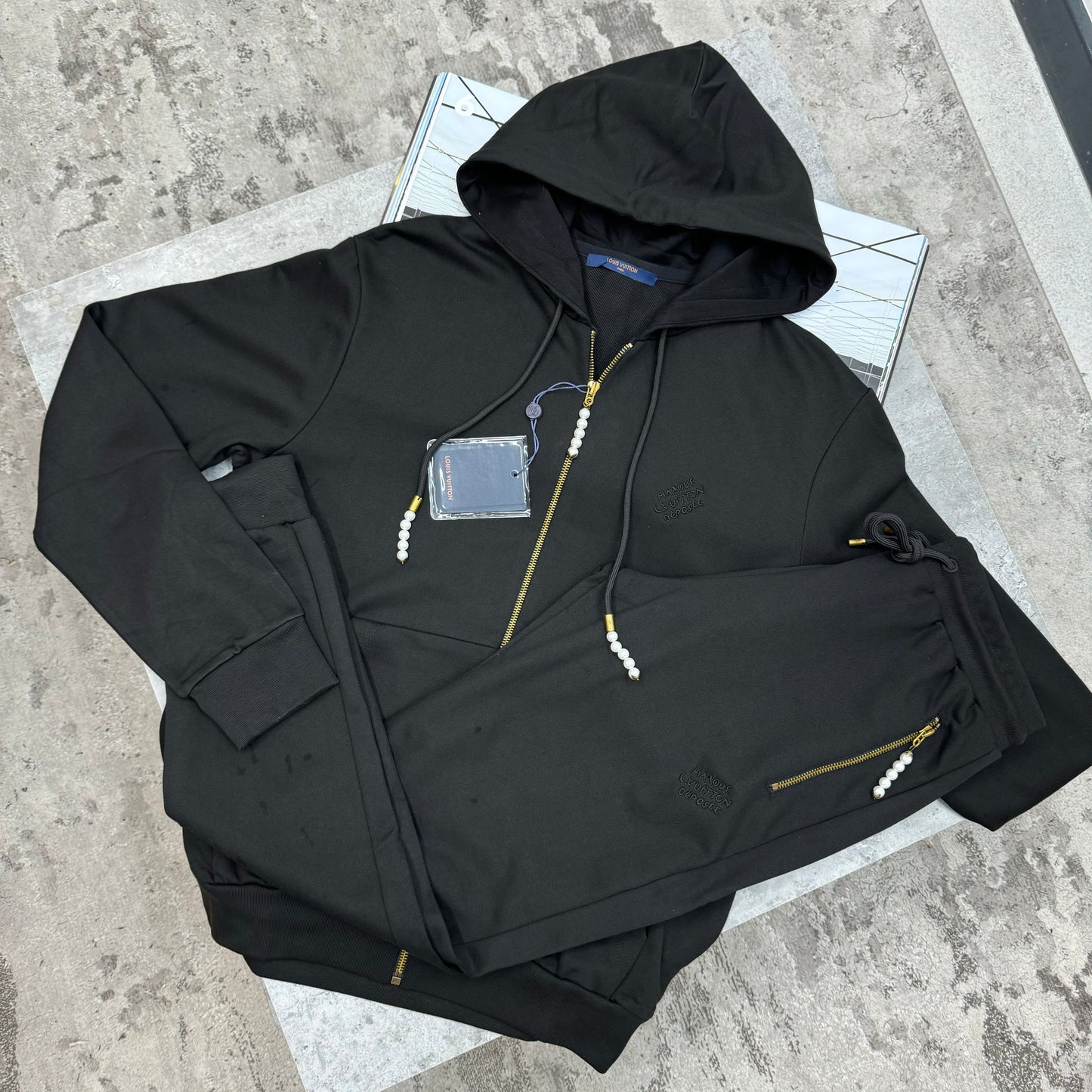 LVE - TRACKSUIT - BLACK