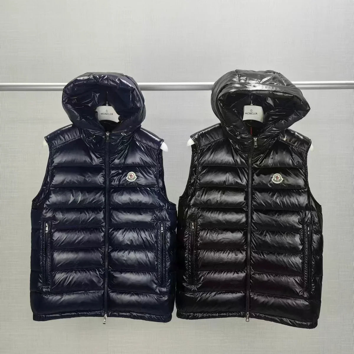 (PRE ORDER) MNCLR HOODED GILET - NAVY & BLACK