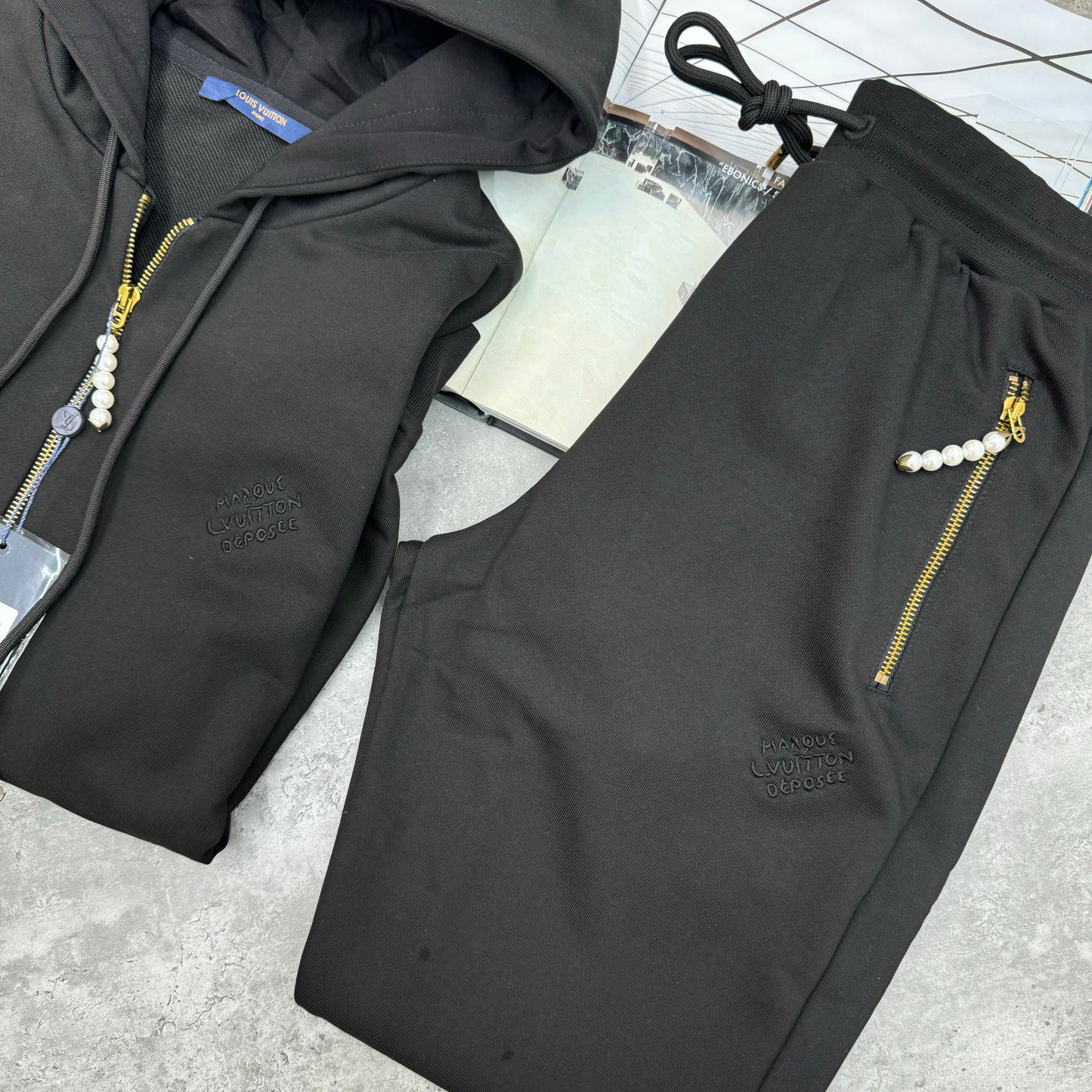 LVE - TRACKSUIT - BLACK