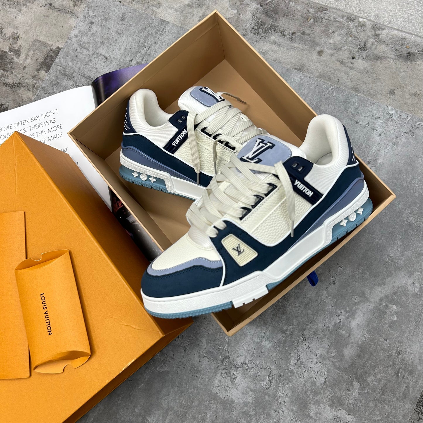 LVE - TRAINERS - WHITE/BLUE