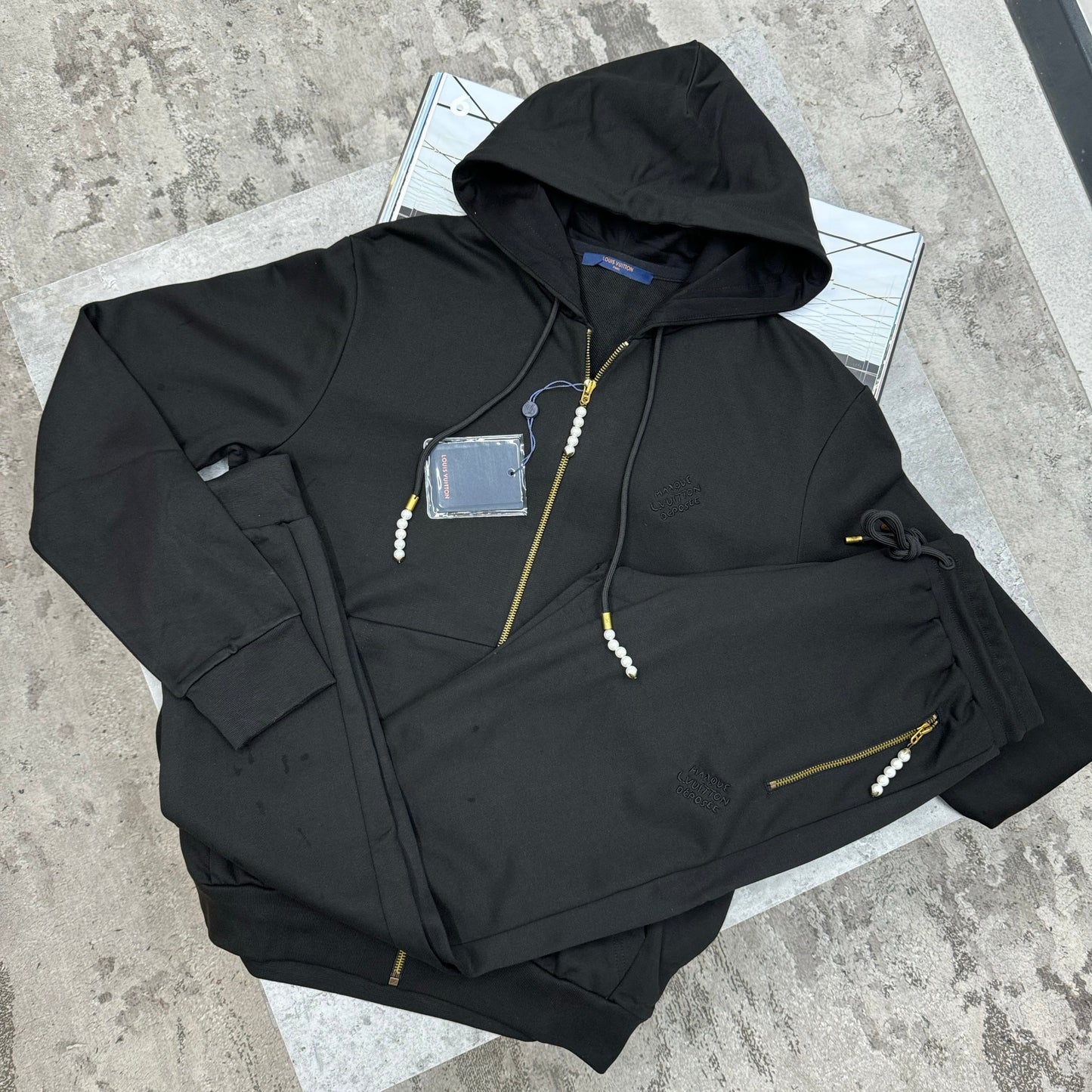 LVE - TRACKSUIT - BLACK