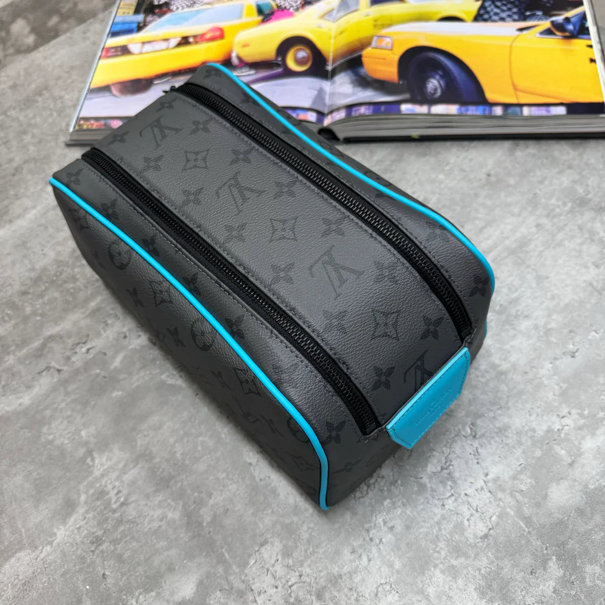 (PRE ORDER) LVE WASH BAG - GREY / AQUA