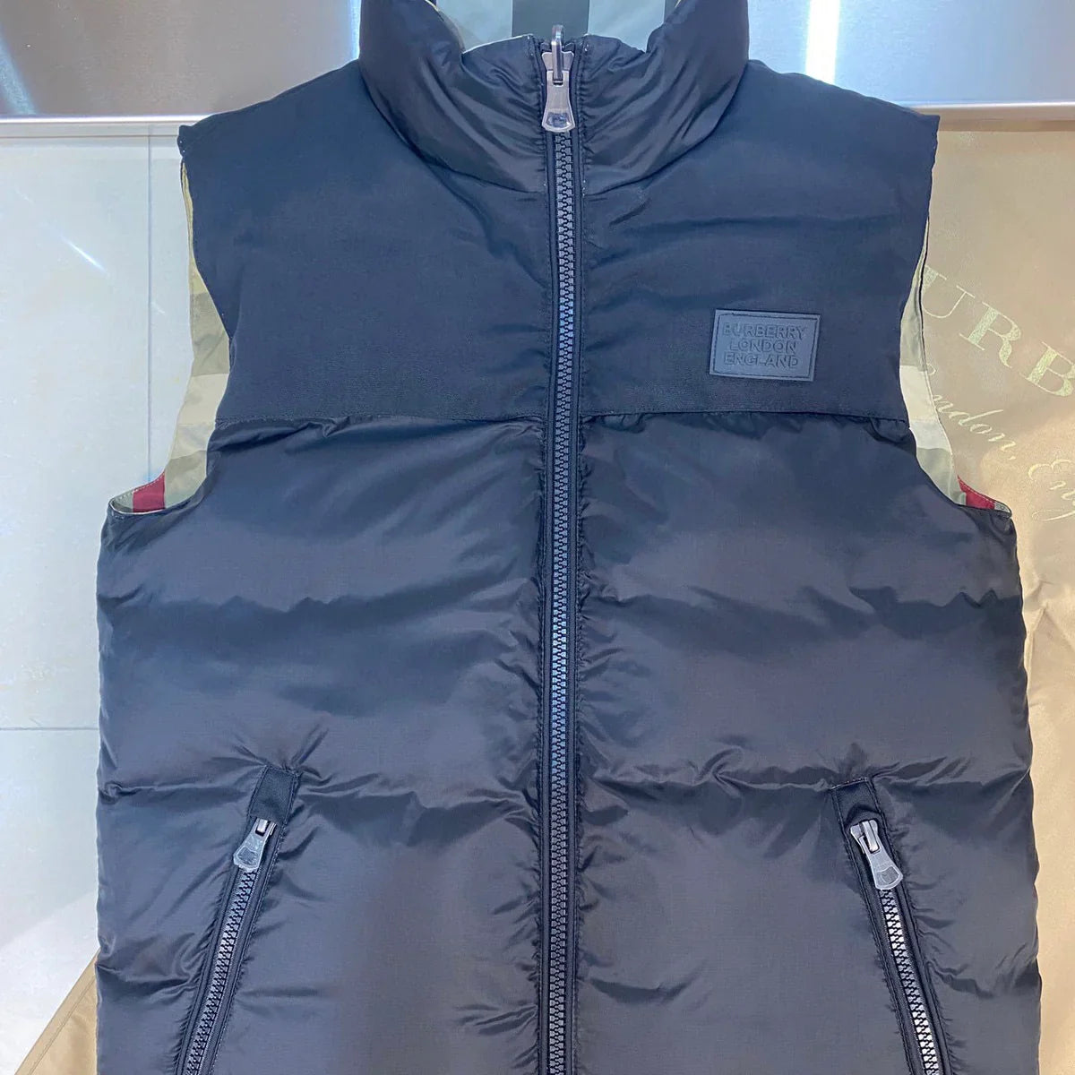 (PRE ORDER) BURB REVERSIBLE GILET - BLACK