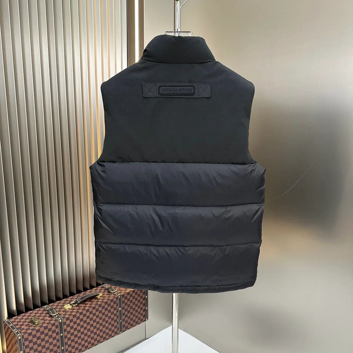 (PRE ORDER) CG BLACK BADGE GILET - BLACK